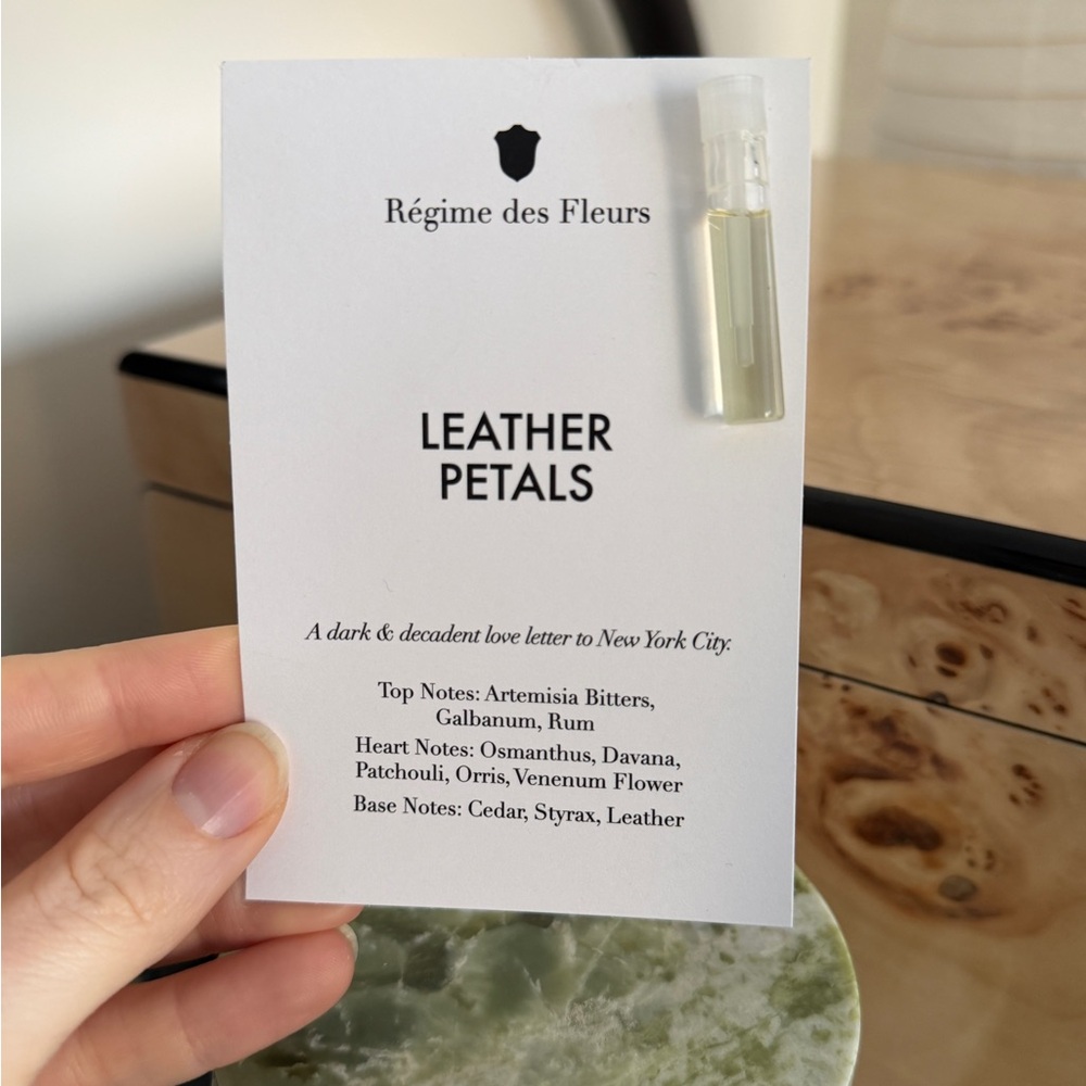 Régime des Fleurs Leather Petals Fragrance Vial